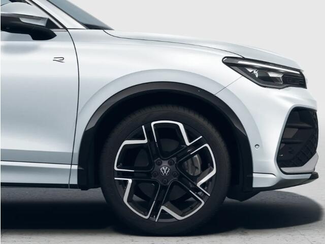 Volkswagen TIGUAN R-Line Edition 1.5 eHybrid 204 PK 6 versn. DSG · Achteruitrijcamera · Draadloze telefoonlader · Black Style Pakket · Panoramaschuif-kanteldak