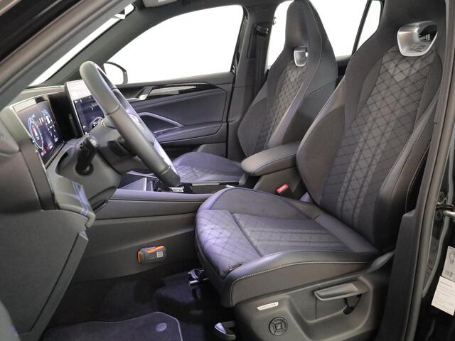 Volkswagen TIGUAN 1.5 eHybrid R-Line Edition 204 pk Automaat (DSG) | Verlengde garantie | Navigatie | Panoramadak | Trekhaak (wegklapbaar) | Parkeersensoren (Park assist) | Rondomzicht camera | Stoelverwarming v/a | R-Line |