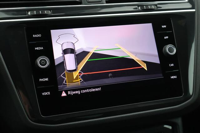 Volkswagen TIGUAN 1.4 TSI eHybrid 245pk R-Line Business Trekhaak Camera Virtual Cockpit Stoelverwarming Panoramadak Navigatie