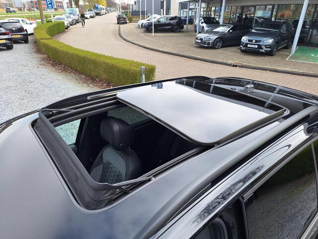 Volkswagen TIGUAN TSI 245pk DSG Hybrid R-Line Blackstyle (Pano,Trekhaak,Camera,Virtual)