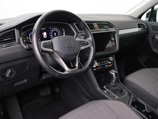 Volkswagen TIGUAN 1.4 TSI eHybrid Life | 245 PK | SoH 86% | Automaat | Climate Control | Adpative cruise control | Apple Carplay/Android Auto |