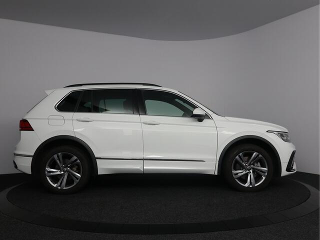 Volkswagen TIGUAN 1.4 TSI eHybrid R-Line Business | glazen panoramadak | Trekhaak elektrisch wegklapbaar