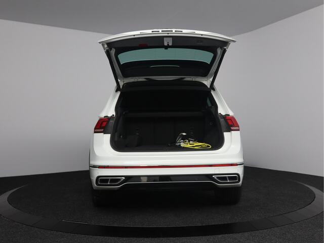 Volkswagen TIGUAN 1.4 TSI eHybrid R-Line Business | glazen panoramadak | Trekhaak elektrisch wegklapbaar