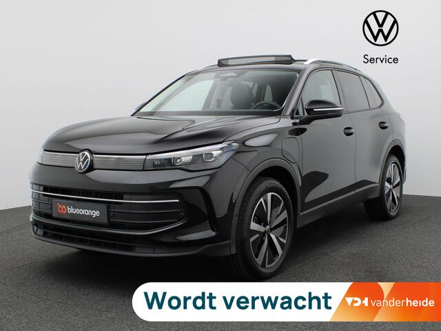 Volkswagen TIGUAN 1.5 eHybrid Life Edition 204PK DSG Trekhaak, Panoramadak, 19" LM Velgen, Achteruitrijcamera, Side Assist, Navi via Apple Carplay/Android Auto, Keyless, Stoel-Stuurverwarming, Elektr. Achterklep
