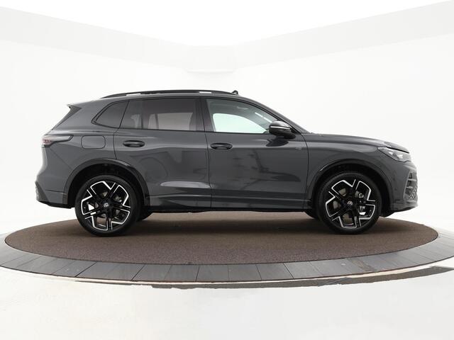 Volkswagen TIGUAN R-Line Edition 1.5 eHybrid 204 PK 6 versn. DSG · Achteruitrijcamera · Draadloze telefoonverbinding · Black Style Pakket · Panoramaschuif-kanteldak ·