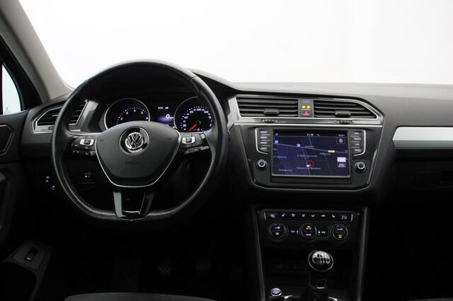 Volkswagen TIGUAN 1.4 TSI Connected Series - Panorama, Carplay, Camera, Massage, Stoelverw. Trekhaak