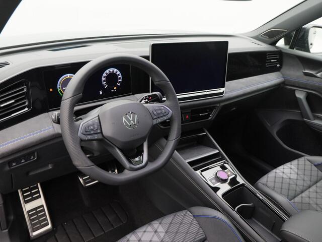 Volkswagen TIGUAN R-Line Edition 1.5 eHybrid 272 PK | Trekhaak | Pano | Adaptief Onderstel | 360 Camera | HUD | ACC |