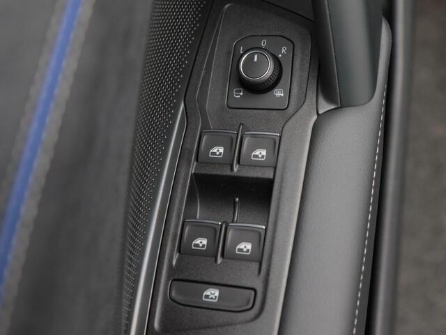 Volkswagen TIGUAN R-Line Edition 1.5 eHybrid 272 PK | Trekhaak | Pano | Adaptief Onderstel | 360 Camera | HUD | ACC |