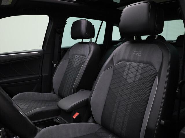 Volkswagen TIGUAN 1.4TSIeHybrid 180kW/245PK R-Line DSG · Panoramadak · Trekhaak · Apple/Android Car Play · Camera ·
