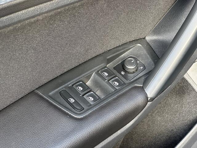 Volkswagen TIGUAN 1.5 TSI 150pk DSG Life | Trekhaak | Standkachel | Ergo stoel | Camera | Carplay | Rijklaar incl. garantie