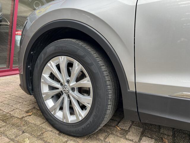 Volkswagen TIGUAN 1.4 TSI Comfortline Business | ACC | PDC | Stoelverw./massage | Navi | Elektr. klep |