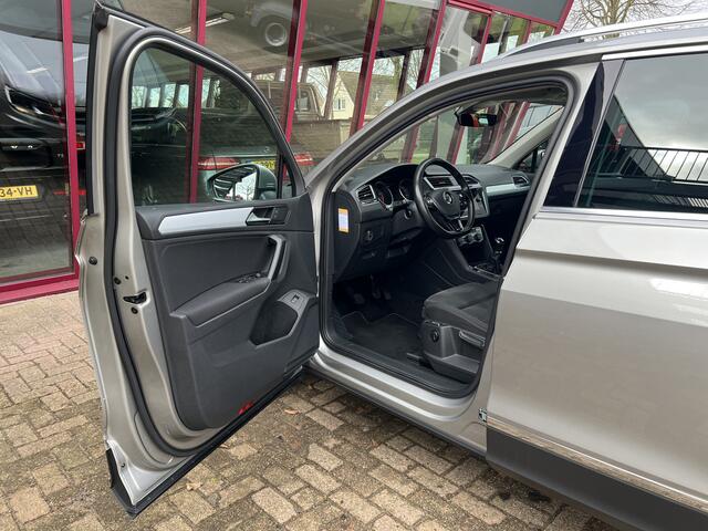 Volkswagen TIGUAN 1.4 TSI Comfortline Business | ACC | PDC | Stoelverw./massage | Navi | Elektr. klep |