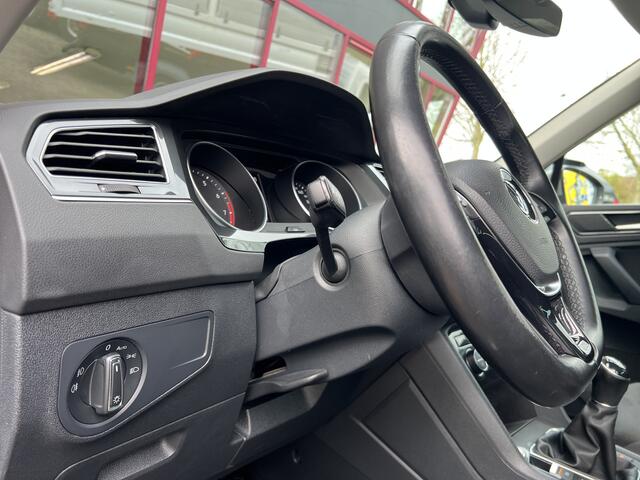 Volkswagen TIGUAN 1.4 TSI Comfortline Business | ACC | PDC | Stoelverw./massage | Navi | Elektr. klep |