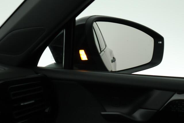 Volkswagen TIGUAN 1.5 272pk eHybrid R-Line Edition Black Style Trekhaak 360Camera Keyless Massage Virtual Cockpit Panoramadak Navigatie