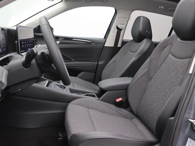 Volkswagen TIGUAN 1.5 eHybrid Life Edition 204PK DSG Pano-Schuifdak, Trekhaak, 19" LM Velgen, Navi via apple carplay/android auto, Stoel-stuurverwarming, Keyless, Elektr. Achterklep, Side Assist