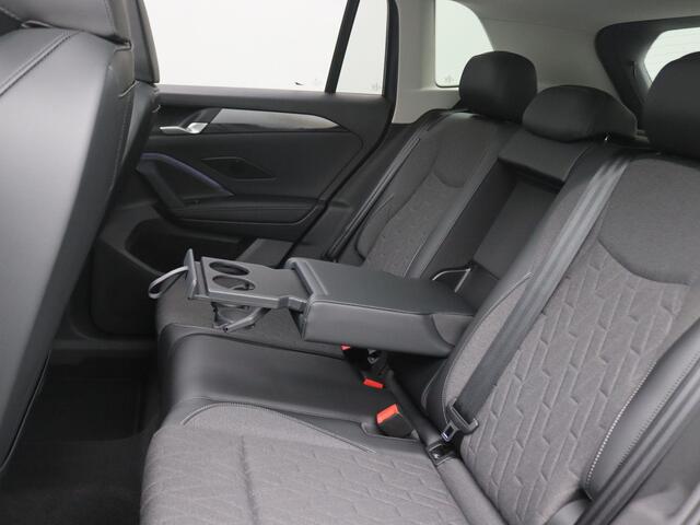 Volkswagen TIGUAN 1.5 eHybrid Life Edition 204PK DSG Pano-Schuifdak, Trekhaak, 19" LM Velgen, Navi via apple carplay/android auto, Stoel-stuurverwarming, Keyless, Elektr. Achterklep, Side Assist