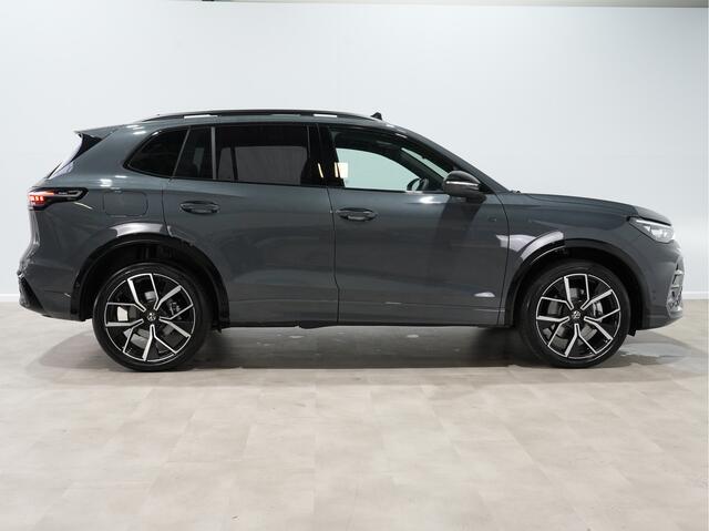 Volkswagen TIGUAN 1.5 TSI eHybrid 272pk PHEV R-Line Business Trekhaak | Pano | Black Style | 20" | Matrix | Camera 248