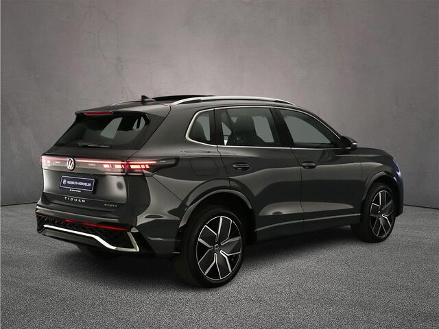 Volkswagen TIGUAN R-Line Edition 1.5 TSI eHybrid 272pk DSG Automaat Trekhaak, Adaptive cruise control, Panoramadak, Elektrische achterklep, Achteruitrijcamera