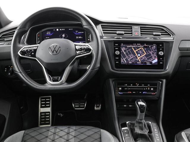 Volkswagen TIGUAN 1.5 TSI 150pk DSG R-Line · Apple/Android Car Play · Navigatie · P-Sensoren · Elek. Trekhaak · 19'' Inch ·