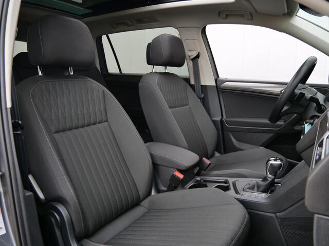 Volkswagen TIGUAN 1.5 TSI 150pk Allspace Life Automaat Schuifdak / trekhaak / Camera / 7-persoons