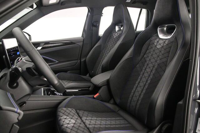 Volkswagen TIGUAN R-Line Edition 1.5 TSI eHybrid 272pk DSG Automaat Trekhaak, Panoramadak, Adaptive cruise control, Elektrische achterklep, Achteruitrijcamera