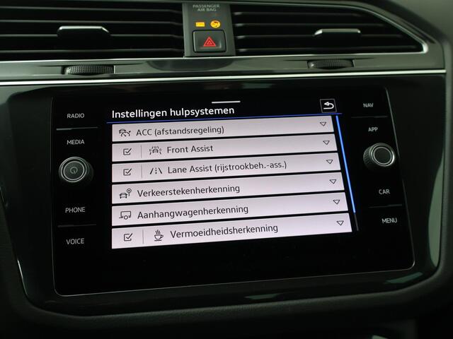 Volkswagen TIGUAN 1.4 TSI eHybrid R-Line Business+ | 245 PK | SoH 97% | Trekhaak wegklapbaar | Panoramadak | Navigatiesyteem | R-Line |