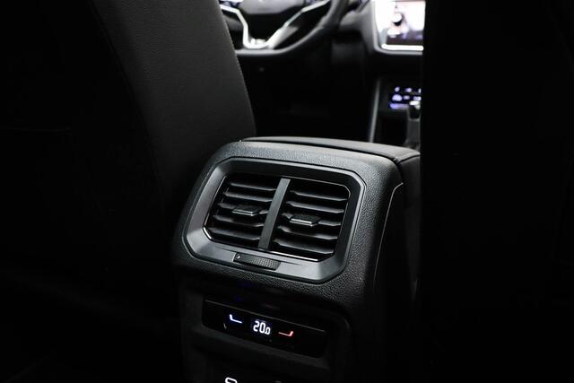 Volkswagen TIGUAN 1.5 TSI R-Line Business | WINTER / TRAILER- PACK | PANORAMADAK | IQ LIGHT | DAB | APPLE | CAMERA | TREKHAAK | 19"
