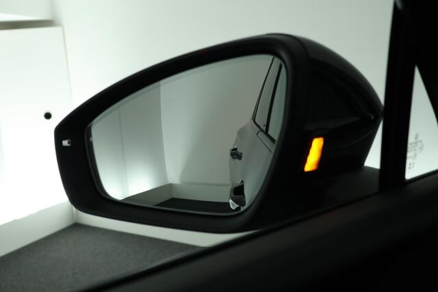 Volkswagen TIGUAN 1.5 272pk eHybrid R-Line Business Black Style 360Camera Head-Up Keyless Massage Carplay