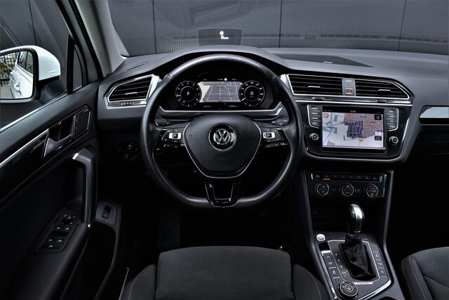 Volkswagen TIGUAN 2.0 TSI 220pk Automaat 4Motion R-Line Org.NL Pano/Virtual/Head-Up/Cameras/Keyless/Trekhaak/Adap-Cruise/Lmv20"