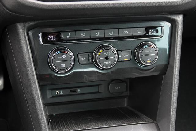 Volkswagen TIGUAN 2.0Tsi 180Pk DSG7 | R-Line | 4-Motion | Achteruitrijcamera | 20''