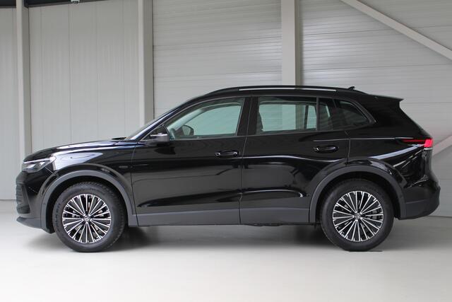 Volkswagen TIGUAN 1.5 eTSI 130PK Automaat Navigatie | Trekhaak | Stoelverwarming | Lichtmetalen velgen