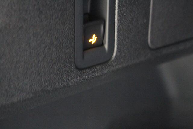 Volkswagen TIGUAN 1.5 eTSI 130PK Automaat Navigatie | Trekhaak | Stoelverwarming | Lichtmetalen velgen