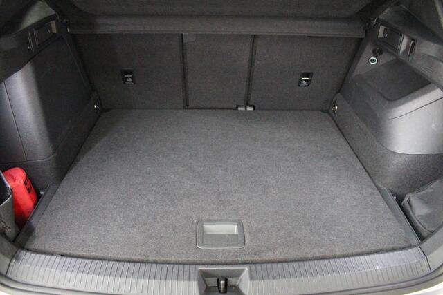 Volkswagen TIGUAN 1.5 eHybrid R-Line Blackstyle Panoramadak | Matrix Led | 360 Camera | Trekhaak |