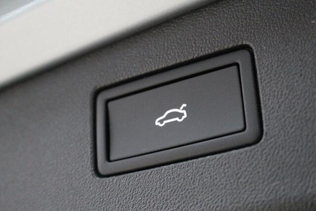 Volkswagen TIGUAN 1.5 eHybrid R-Line Blackstyle Panoramadak | Matrix Led | 360 Camera | Trekhaak |