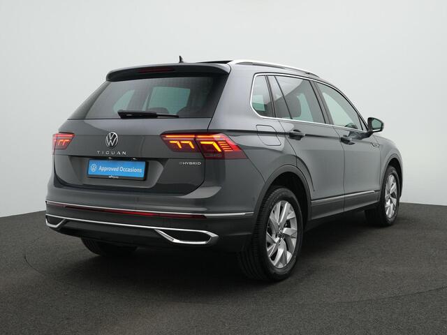Volkswagen TIGUAN 1.4 TSI eHybrid 245 pk Elegance | Panoramadak | IQ Light | Achteruitrijcamera | Navigatie | Side Assist | Adaptive Cruise