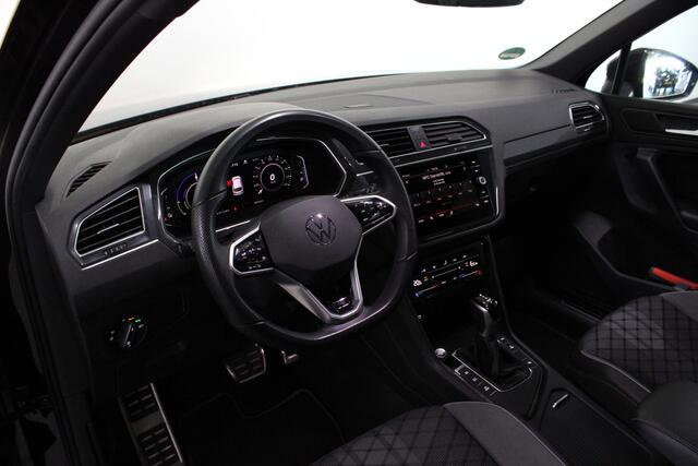 Volkswagen TIGUAN 1.4 TSI eHybrid R-Line Business+ Pano / 20'' LMV / Matrix LED / Elektr.. Klep / Camera /
