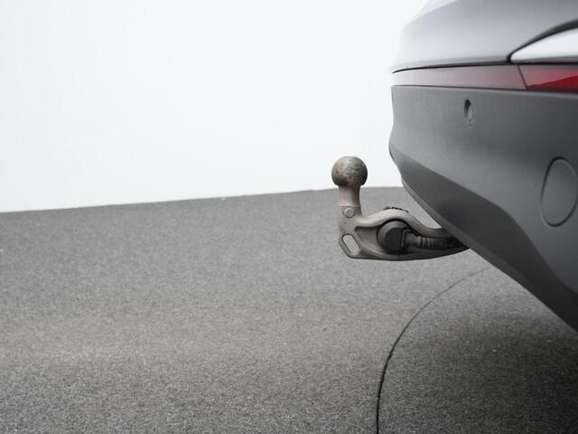 Volkswagen TIGUAN 1.5 eHybrid 204 pk Elegance | Panoramadak | Trekhaak | Head-up display | Adaptief onderstel | 360 Camera | IQ Light | Stuur-/stoelverwarming