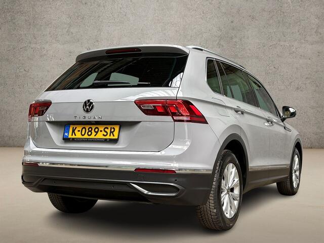 Volkswagen TIGUAN 1.5 TSI Life Sport (VIRTUAL COCKPIT, APPLE CARPLAY, GROOT NAVI, KEYLESS, CAMERA, SPORTSTOELEN, GETINT GLAS, CRUISE, NIEUWSTAAT)