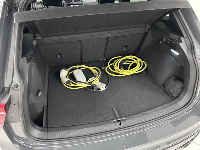 Volkswagen TIGUAN 1.4 TSI eHybrid R-Line Business+ WEGKLAPBARE TREKHAAK | NAVIGATIE | ACHTERUITRIJCAMERA | PARKEERSENSOREN