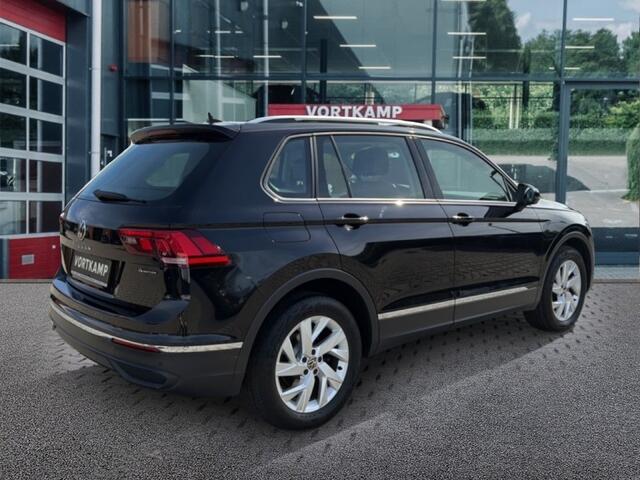 Volkswagen TIGUAN 2.0 TDI DSG 4-MOTION LIFE TREKHAAK/PANO-DAK/CAMERA/ACC/LED/STOEL+STUURVERW