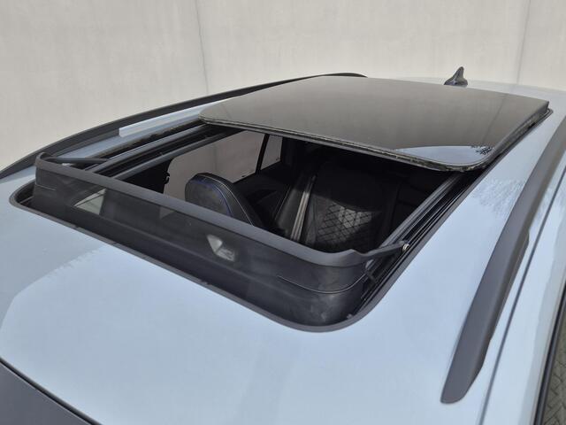 Volkswagen TIGUAN 1.5 eHybrid R-Line Business / Fabrieksgarantie tot 12-2027 / Trekhaak / CCS snellader / Head Up Display / Trekgewicht 2000 kg / Glazen schuif- en kanteldak / Voorstoel met massage functie / Stuur- Stoel & Achterbank verwarming / Elektrische achterklep / A