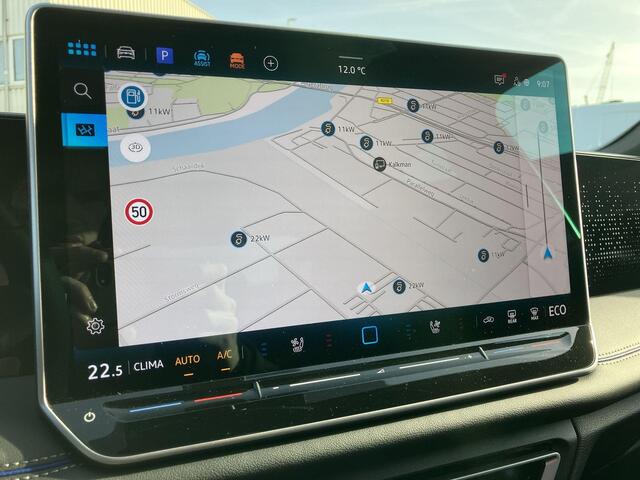 Volkswagen TIGUAN 1.5eHybrid 200kW/272PK R-Line Black Style DSG · Panoramadak · Leder · Trekhaak · 360°Camera · Harman Kardon · Garantie t/m 09-01-2027