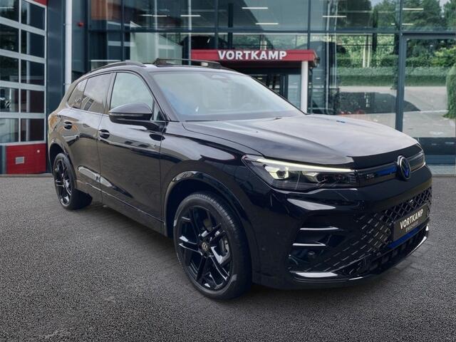 Volkswagen TIGUAN 1.5 eTSI R-LINE PANO-DAK/TREKHAAK/CAMERA/HUD/E-KLEP