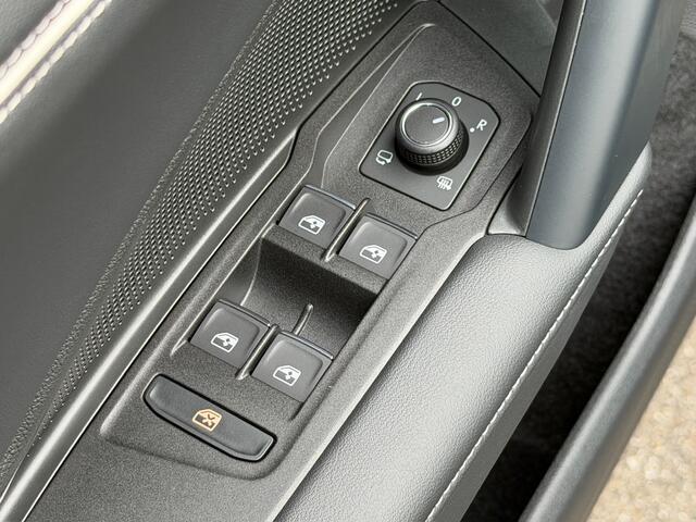 Volkswagen TIGUAN 1.5 eHybrid Elegance 204pk | Trekhaak | 360 Camera | Dode hoek | Elek. klep | incl. verlengde garantie