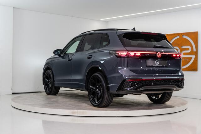 Volkswagen TIGUAN 1.5 eHybrid R-Line Edition 272PK | NL AUTO | Pano | Trekhaak | 360 | IQ | Fabrieksgarantie