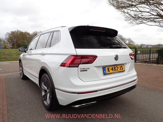 Volkswagen TIGUAN Allspace 1.5 TSI R-LINE ACC / KEYLESS / TREKHAAK / PANODAK