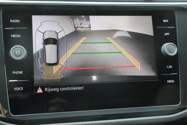 Volkswagen TIGUAN 1.5 TSI DSG Active Navigatie Climate Control Adaptive Cruise Camera Control Led Dab Stoelverwarming Lichtmetalen Velgen