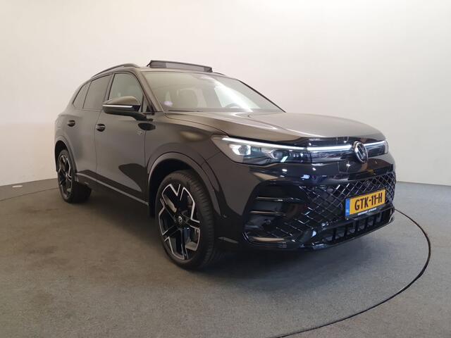 Volkswagen TIGUAN 1.5 eHybrid 272pk DSG/AUT R-Line Wegklapbare trekhaak, Panoramadak, Leder