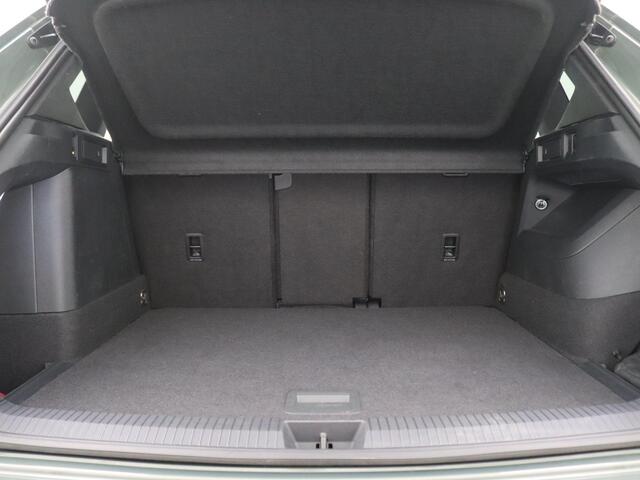 Volkswagen TIGUAN 1.5 eHybrid R-Line Edition 272PK DSG Prijs incl 20" zomerset, Pano-Schuifdak, Trekhaak, Harman Kardon, Black Style, 360gr. Camera, Head-Up Display, Matrix-LED Verlichting, Leder, Memorystoel