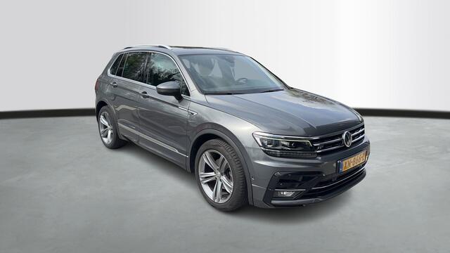 Volkswagen TIGUAN 1.5 TSI 150pkAutomaat Highline Business R / Panoramadak / Camera / LED